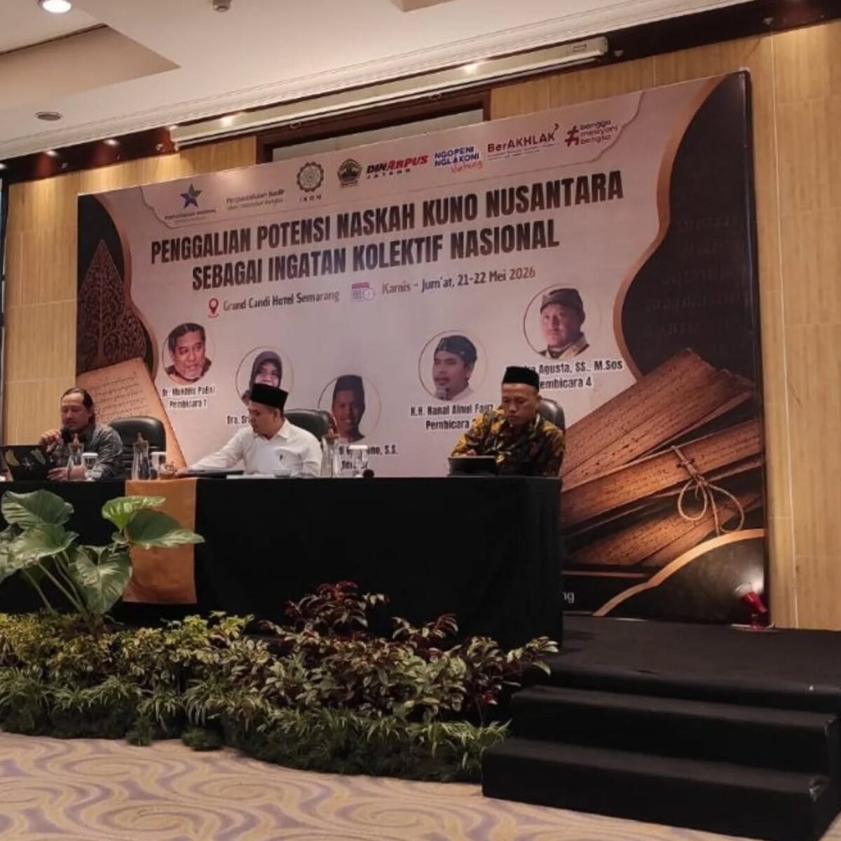 Ikon Pernaskahan Jawa Tengah